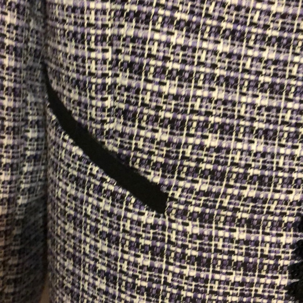 Tahari Blazer - Picture 4 of 6